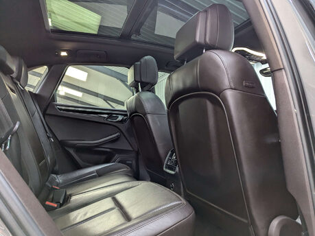 Porsche Macan 3.0 Macan S D Semi-Auto 4WD 5dr 38