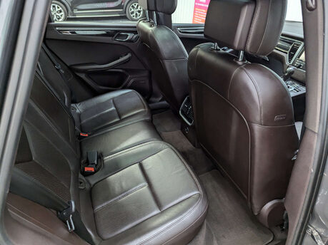 Porsche Macan 3.0 Macan S D Semi-Auto 4WD 5dr 37