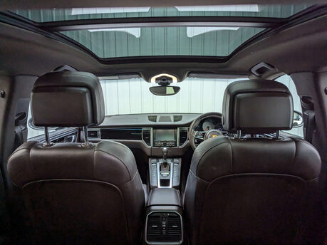 Porsche Macan 3.0 Macan S D Semi-Auto 4WD 5dr 24