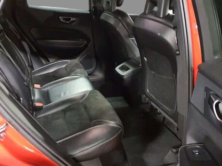 Volvo XC60 2.0 XC60 R-Design D4 AWD Auto 4WD 5dr 18