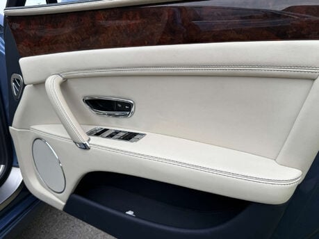 Bentley Flying Spur 6.0 Flying Spur W12 Auto 4WD 4dr 17
