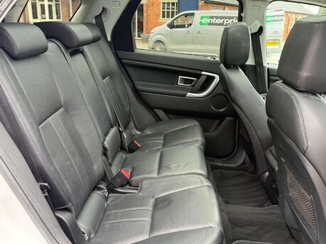 Land Rover Discovery Sport 2.0 Discovery Sport Black HSE TD4 Auto 4WD 5dr 21