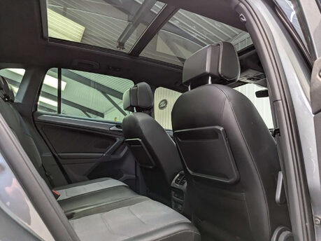 Volkswagen Tiguan 2.0 Tiguan R-Line TDI BlueMotion Technology 4Motion Semi-Auto 4WD 5dr 62