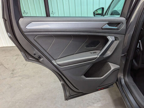 Volkswagen Tiguan 2.0 Tiguan R-Line TDI BlueMotion Technology 4Motion Semi-Auto 4WD 5dr 71