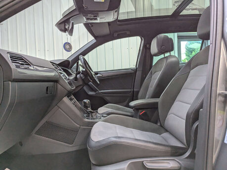 Volkswagen Tiguan 2.0 Tiguan R-Line TDI BlueMotion Technology 4Motion Semi-Auto 4WD 5dr 59