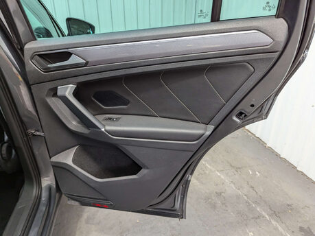 Volkswagen Tiguan 2.0 Tiguan R-Line TDI BlueMotion Technology 4Motion Semi-Auto 4WD 5dr 66