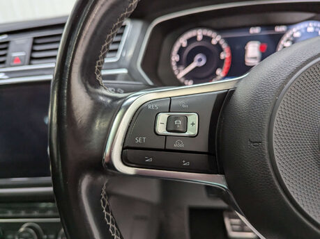 Volkswagen Tiguan 2.0 Tiguan R-Line TDI BlueMotion Technology 4Motion Semi-Auto 4WD 5dr 75