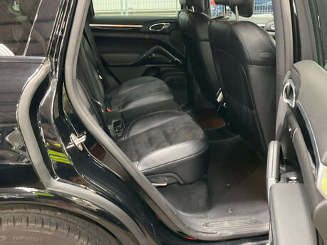 Porsche Cayenne 3.0 Cayenne D Platinum Edition V6 Tiptronic S A 4WD 5dr 17