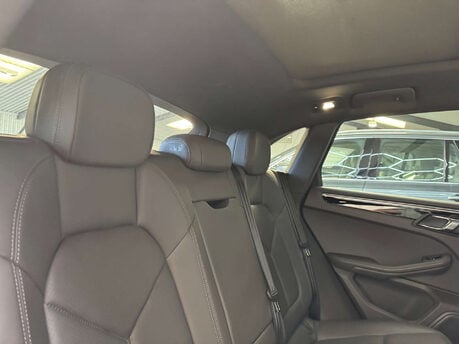 Porsche Macan 3.0 Macan S Semi-Auto 4WD 5dr 63