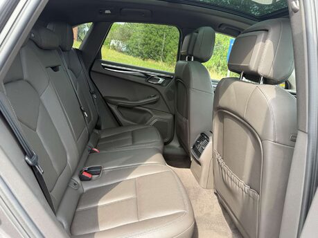 Porsche Macan 3.0 Macan S Semi-Auto 4WD 5dr 23