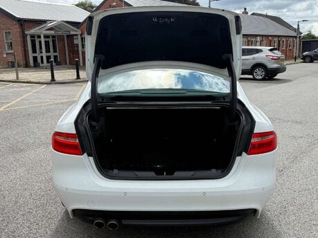 Jaguar XE 2.0 XE R-Sport D 4dr 15