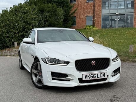 Jaguar XE 2.0 XE R-Sport D 4dr 9