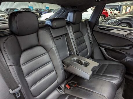 Porsche Macan Macan 3.6T V6 Turbo PDK 4WD Euro 6 (s/s) 5dr 66