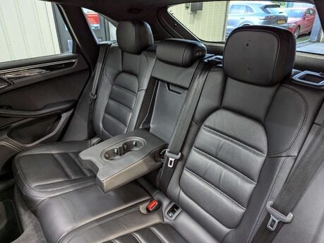 Porsche Macan Macan 3.6T V6 Turbo PDK 4WD Euro 6 (s/s) 5dr 73