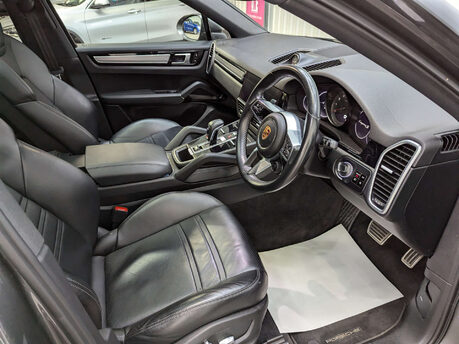 Porsche Cayenne 2.9 Cayenne V6 S Auto 4WD 5dr 52