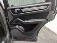 Porsche Cayenne 2.9 Cayenne V6 S Auto 4WD 5dr 68