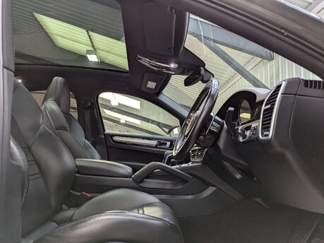 Porsche Cayenne 2.9 Cayenne V6 S Auto 4WD 5dr 55