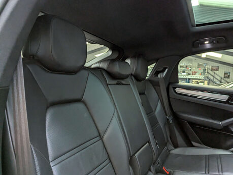 Porsche Cayenne 2.9 Cayenne V6 S Auto 4WD 5dr 66