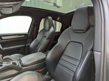 Porsche Cayenne 2.9 Cayenne V6 S Auto 4WD 5dr 60