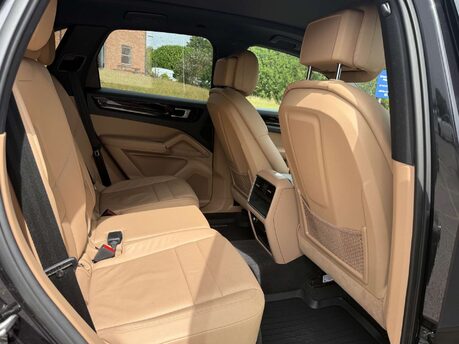 Porsche Cayenne 2.9 Cayenne V6 S Auto 4WD 5dr 19
