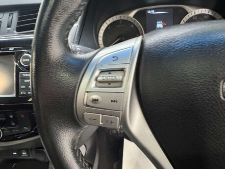 Nissan Navara 2.3 Navara Tekna dCi Auto 4WD 5dr 69