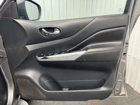 Nissan Navara 2.3 Navara Tekna dCi Auto 4WD 5dr 50