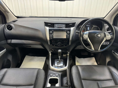 Nissan Navara 2.3 Navara Tekna dCi Auto 4WD 5dr 2