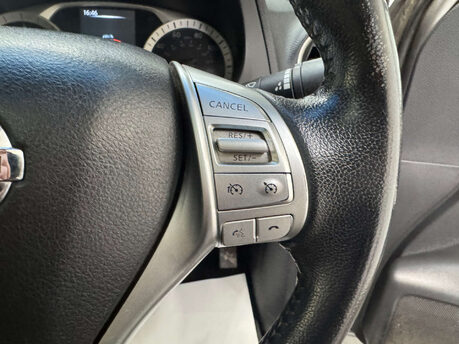 Nissan Navara 2.3 Navara Tekna dCi Auto 4WD 5dr 73