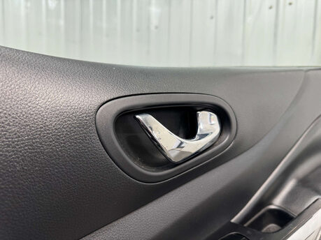 Nissan Navara 2.3 Navara Tekna dCi Auto 4WD 5dr 76