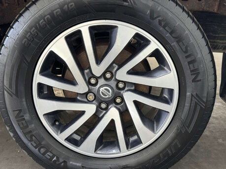 Nissan Navara 2.3 Navara Tekna dCi Auto 4WD 5dr 30
