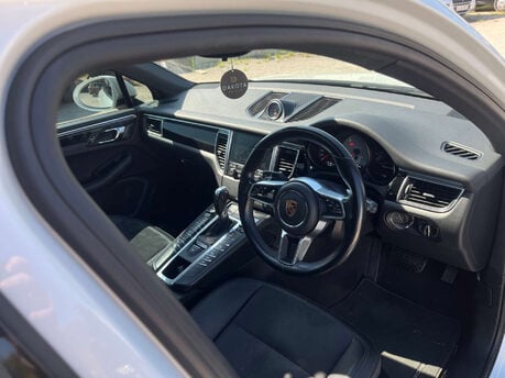 Porsche Macan 3.0 Macan S D Semi-Auto 4WD 5dr 13