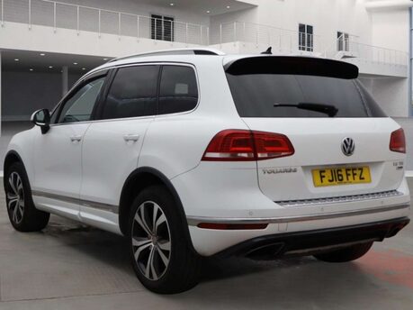 Volkswagen Touareg 3.0 Touareg V6 R-Line TDI BlueMotion Technology Auto 4WD 5dr 7
