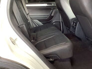 Volkswagen Touareg 3.0 Touareg V6 R-Line TDI BlueMotion Technology Auto 4WD 5dr 9