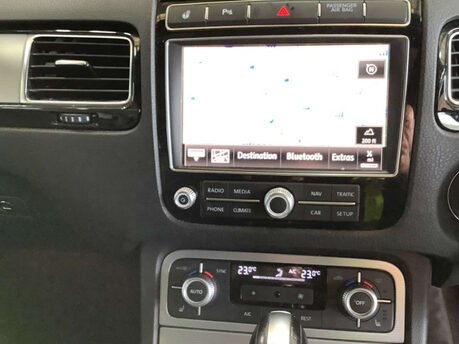 Volkswagen Touareg 3.0 Touareg V6 R-Line TDI BlueMotion Technology Auto 4WD 5dr 13