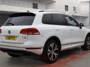 Volkswagen Touareg 3.0 Touareg V6 R-Line TDI BlueMotion Technology Auto 4WD 5dr 15