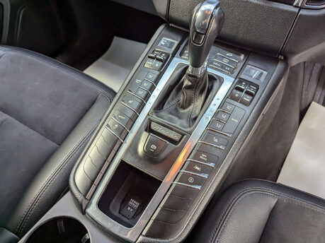 Porsche Macan 3.0 Macan S D Semi-Auto 4WD 5dr 90