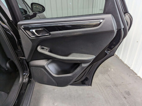 Porsche Macan 3.0 Macan S D Semi-Auto 4WD 5dr 65