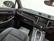 Porsche Macan 2.0 Macan Semi-Auto 4WD 5dr 46