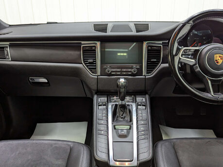 Porsche Macan 2.0 Macan Semi-Auto 4WD 5dr 82