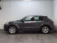 Porsche Macan 2.0 Macan Semi-Auto 4WD 5dr 17