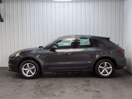 Porsche Macan 2.0 Macan Semi-Auto 4WD 5dr 17