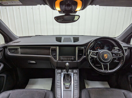 Porsche Macan 2.0 Macan Semi-Auto 4WD 5dr 2