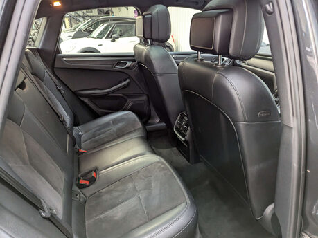 Porsche Macan 2.0 Macan Semi-Auto 4WD 5dr 60