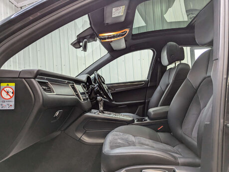 Porsche Macan 2.0 Macan Semi-Auto 4WD 5dr 58