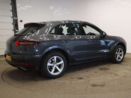 Porsche Macan 2.0 Macan Semi-Auto 4WD 5dr 9