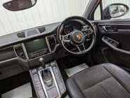 Porsche Macan 2.0 Macan Semi-Auto 4WD 5dr 47