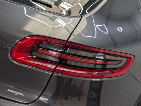 Porsche Macan 2.0 Macan Semi-Auto 4WD 5dr 43