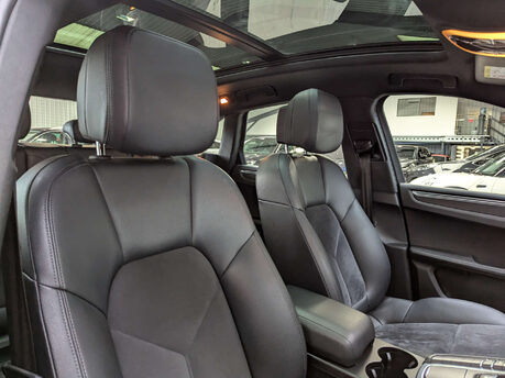 Porsche Macan 2.0 Macan Semi-Auto 4WD 5dr 51