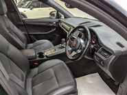 Porsche Macan 2.0 Macan Semi-Auto 4WD 5dr 49