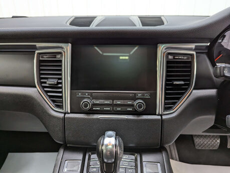 Porsche Macan 2.0 Macan Semi-Auto 4WD 5dr 83